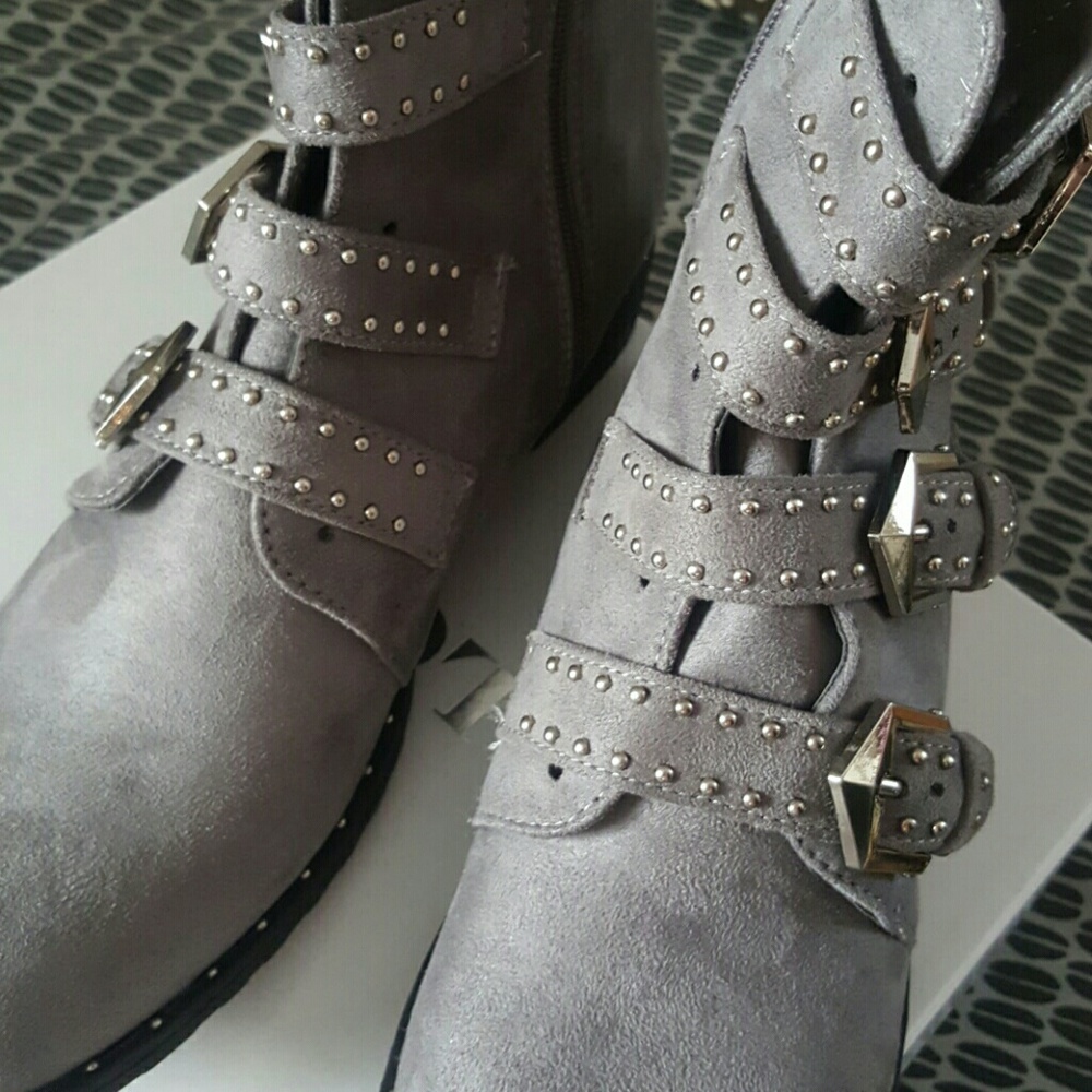Suede stud booties - Picture 5 of 6